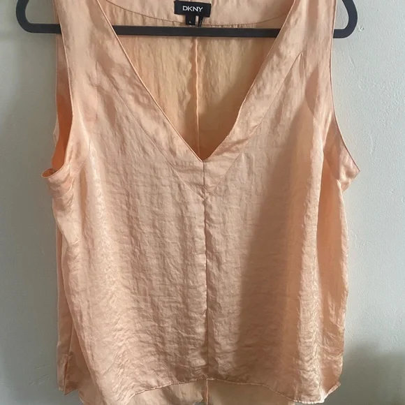 DKNY V Neck Silky Peach Sleeveless Blouse - Picture 2 of 6